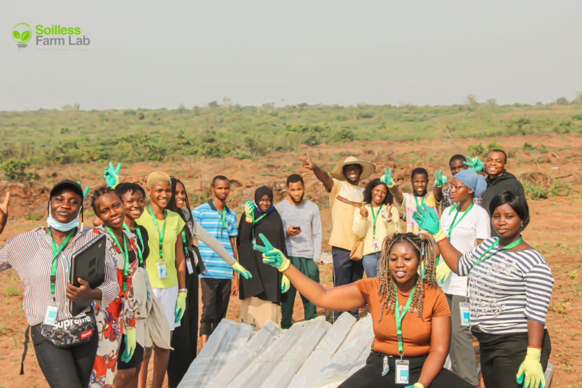 Adeife_Olabisi's tweet photo. 3 Plots of Land given to my group and I.
The journey of constructing Greenhouses, Hydroponics starts today.
Watch out for me!
#EYIA #MastercardFoundation #FarmerOlabisi #Pagnesfarm #Soillessfarming #soilessfarmlab #Samsonprolific https://t.co/cyVJxLPwEQ