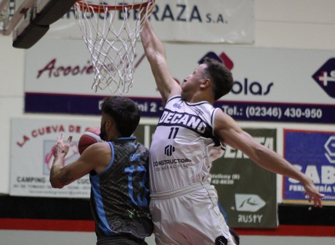 🤩 Claro triunfo de <a href="/racingchbasquet/">Racing Chivilcoy Basquet</a> en casa: le ganó a <a href="/basquet_pfc/">Pico Football Club</a> 87 a 70.

📊 J. Peralta (R): 32 puntos.
📊 F. Eberhardt (P): 17 puntos

📎 Estadísticas completas: bit.ly/3jtUEQi