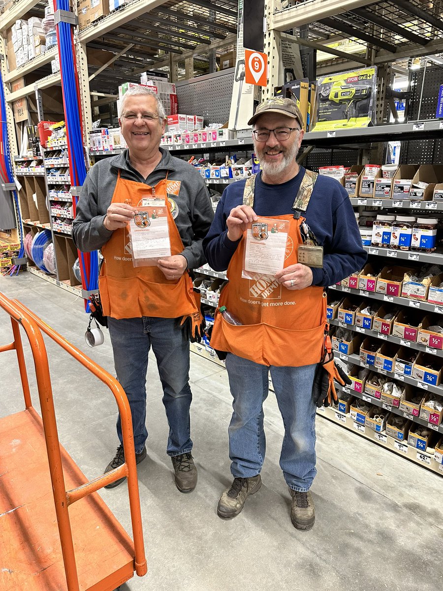 Big Thanks to Pete and Craig, these two don’t mind a bit to help unload trucks when we’re short-handed. Awesome Guys! @robertkirkham26 @hollytate122 @Ben_Heinze @cole91960676 @AmiRumsey