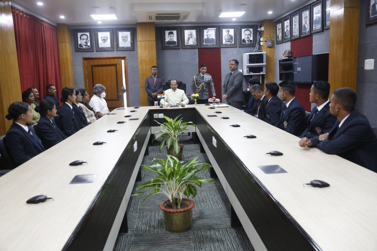 nss_rdguwahati's tweet photo. NSS Republic Day Contingent from North East met Hon'ble Governor of Assam Prof. Jagdish Mukhi at Governor House. Hon'ble Governor felicitated, interacted &amp; gave blessings to NSS volunteers. @_NSSIndia @YASMinistry @pankajsinghips @ianuragthakur @himantabiswa @jagdishmukhi https://t.co/N3qtt6ppdi
