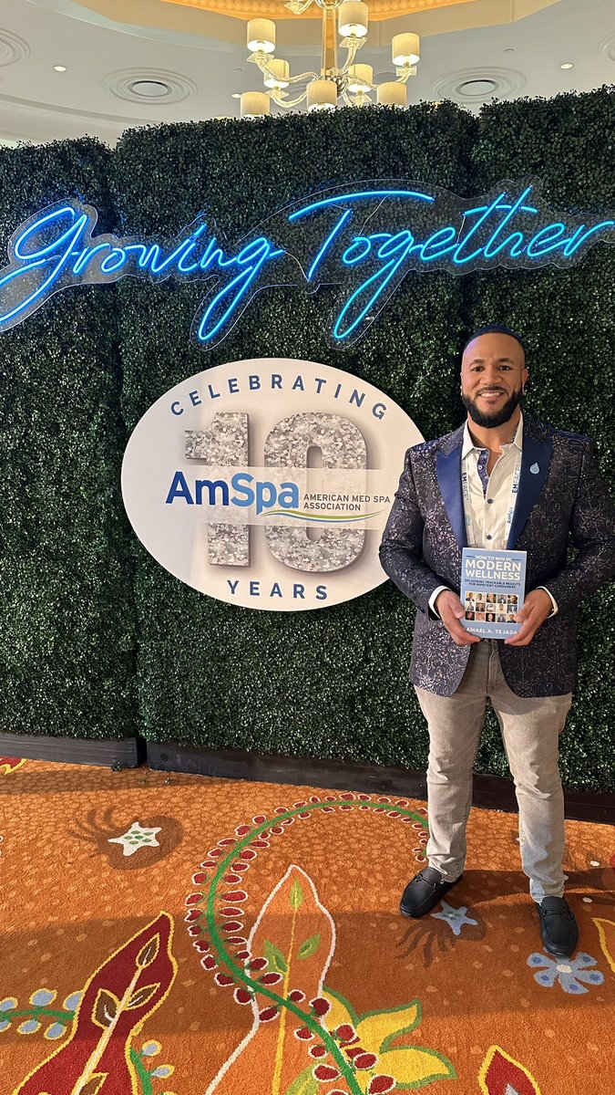 SamaelTejada's tweet photo. Networking. π€π½ #AmSpa https://t.co/QMRBaBcXCq