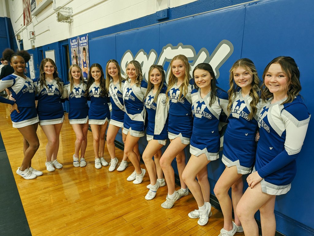 SDWildcatCheer's tweet photo. Celebrated our seniors with Wildcat wins tonight! In fact, it was a clean sweep 💙🧹🐾💙
Way to go, Wildcats!! 🔥🔥
#ItsOurHouse #SeniorNight
#WeAreWildcats #D2SA https://t.co/L8gghRNKsk