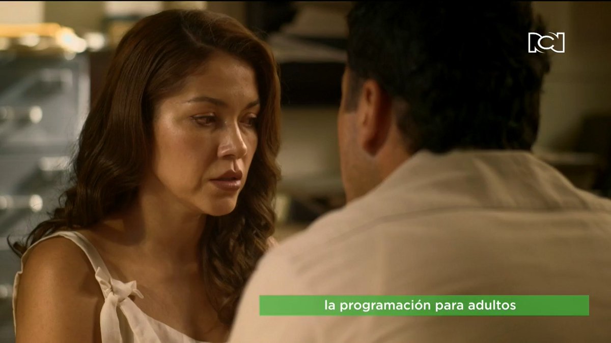 Ay Arturo, escucha a la viajerita y deja de molestar a Leandro #Ahijue #LeandroDiaz #Arterespetoyamor #Elpoetadelosojosdelalma <a href="/Espitiamario/">Mario Espitia Cure</a> <a href="/linacastrillons/">Lina castrillon</a> <a href="/CanalRCN/">Canal RCN</a>