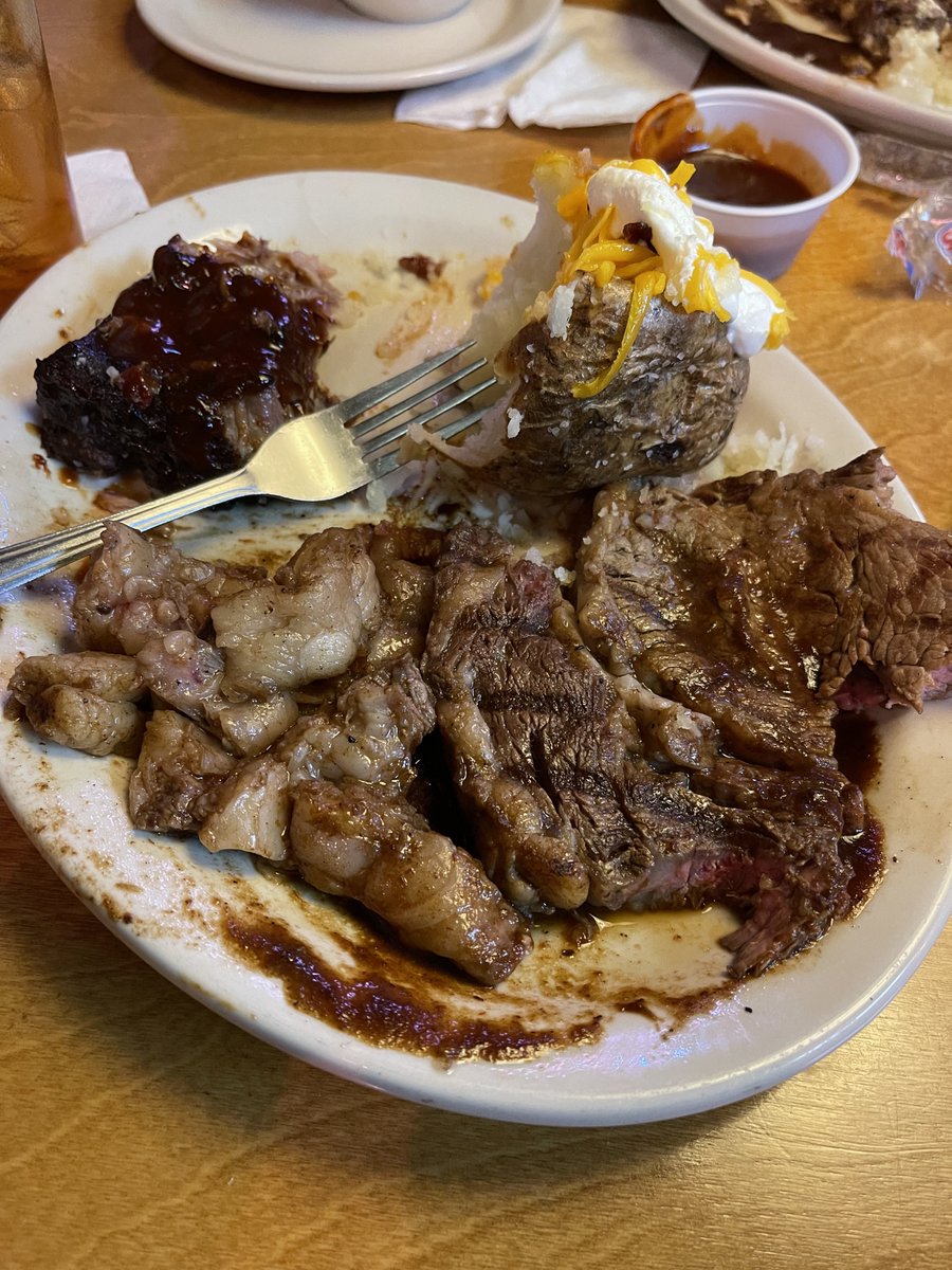 steeck1's tweet photo. @texasroadhouse I was until I got over half fat from one of your hand cut steaks. https://t.co/uHAmGYw9s7