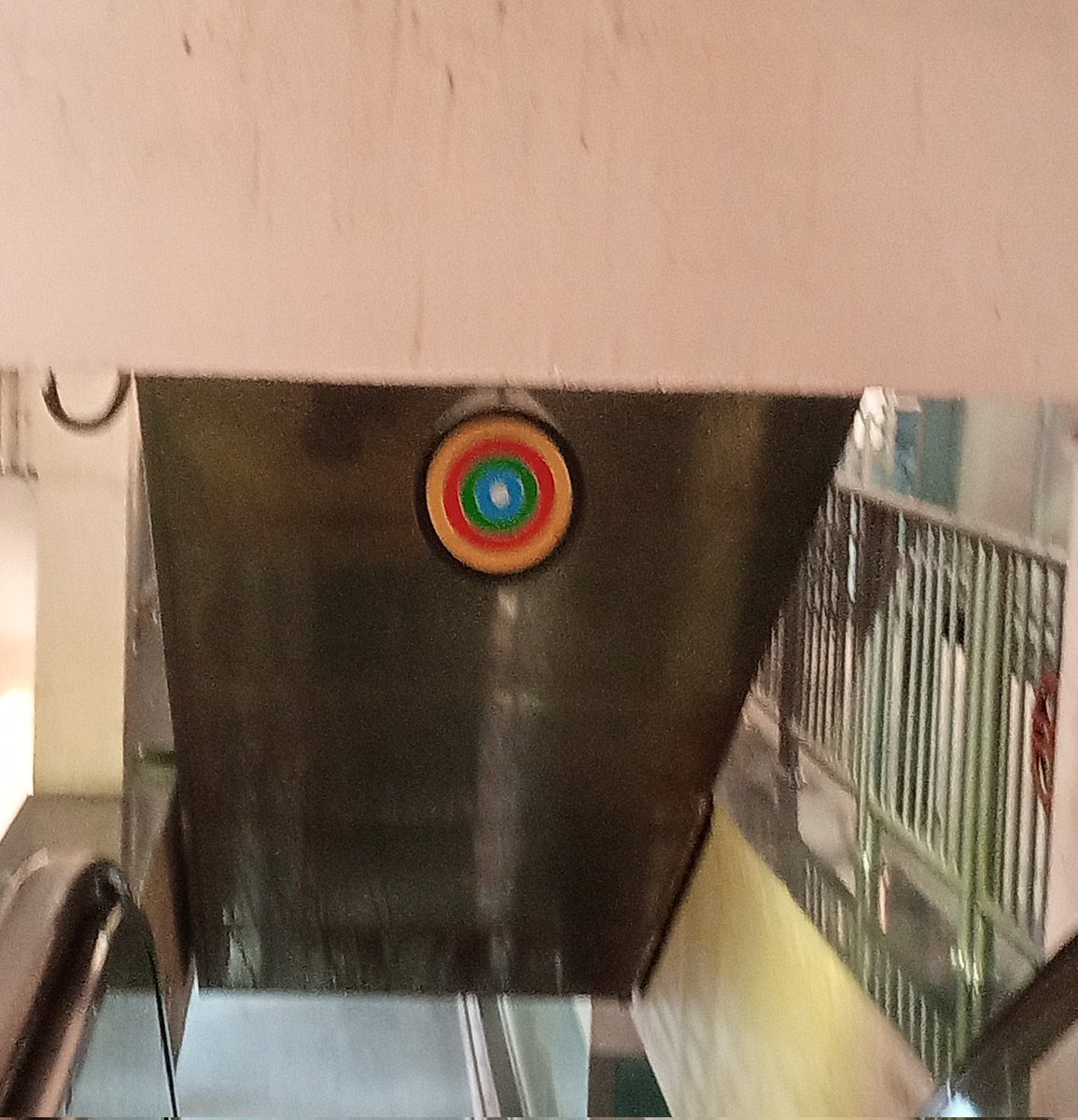 parvinderhisar's tweet photo. @OfficialDMRC what is the purpose of this board? https://t.co/ahTRUYkf5Z