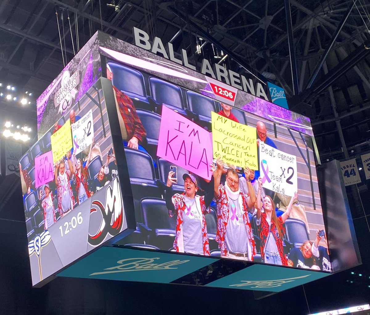 LandwehrMike's tweet photo. At tonight’s Mammoth game with CFK Cancer Free Kala! #Tuskup https://t.co/2tFQgY76i5