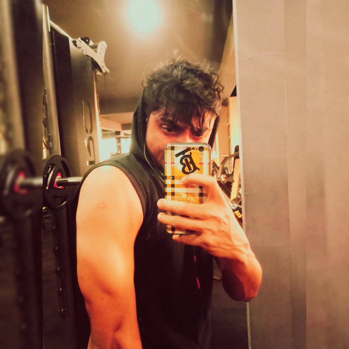 AkashTi44332962's tweet photo. #Bangalore 
#indian
#SeductiveSaturday 
TRY TO LOVE YOURSELF 
        BECAUSE NO ONE CARE ❤️🔥
                   @akshaykumar 
@narendramodi https://t.co/LLaVKadVX6