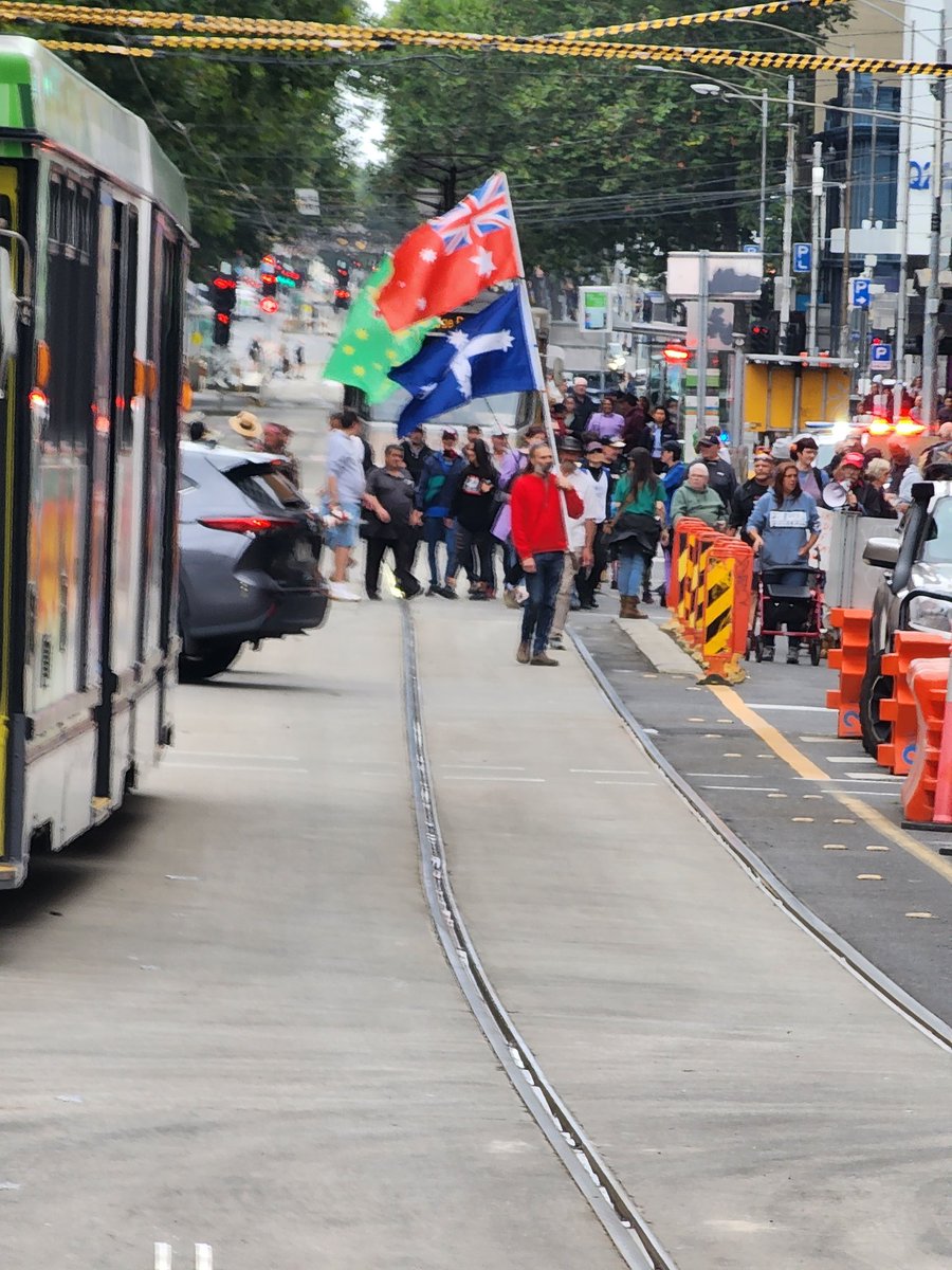 nick_komo's tweet photo. These morons every Saturday disrupt people's life's for they're crazy beliefs. Nobody cares.
#Freedumbers #malakes #Melbourne #antivaxxers #cookers https://t.co/GASucs0Ast