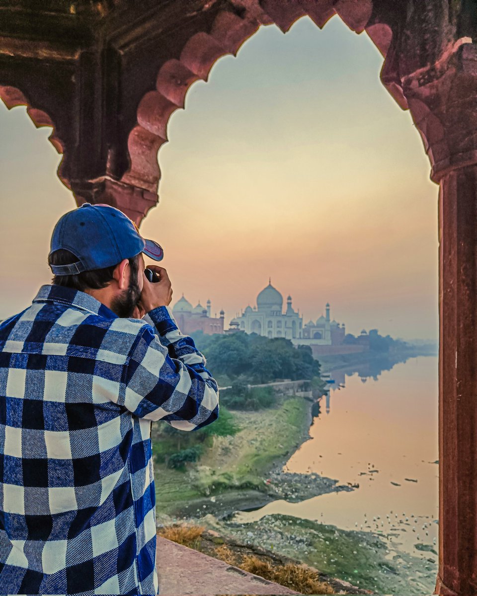 Sunset at taj mahal ❤️
#shotonrealme #realme
@realmeglobal
@realmeIndia #realme9proplus