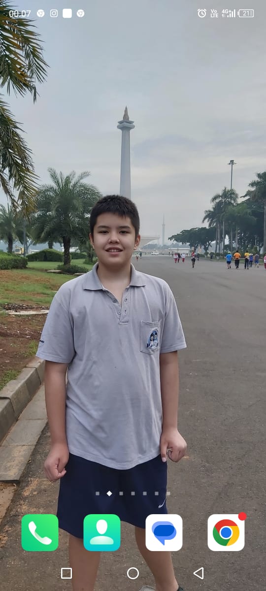 Bagi yg menemukan mohon  menghubungi 08569916168 &amp; 021-3808168.
Telah hilang tgl 3 Februari jam 9 mlm di Mall Central Park, Jakbar.
Matthew ( Autis ) tdk bisa bicara, tinggi 180 cm, 90 kg, terakhir dgn baju hitam kaos gbr Sonic, celana pd hitam &amp; sandal selop Under Armor  hitam,