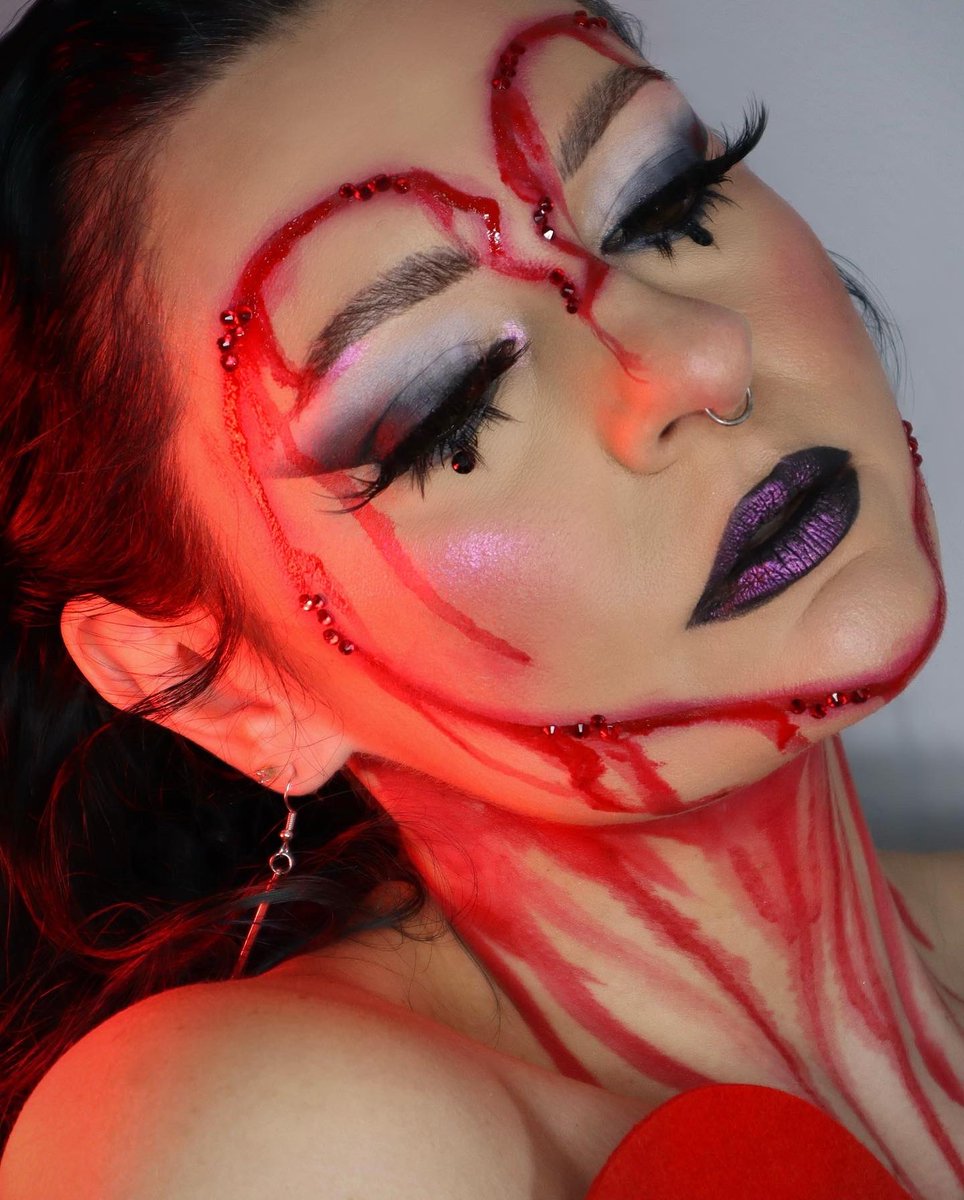 💔🩸MY BLOODY VALENTINE🩸💔
<a href="/mehronmakeup/">Mehron Makeup</a> red paradise paint 
<a href="/ColourPopCo/">ColourPop Cosmetics</a> Blowin Smoke palette 
#makeup