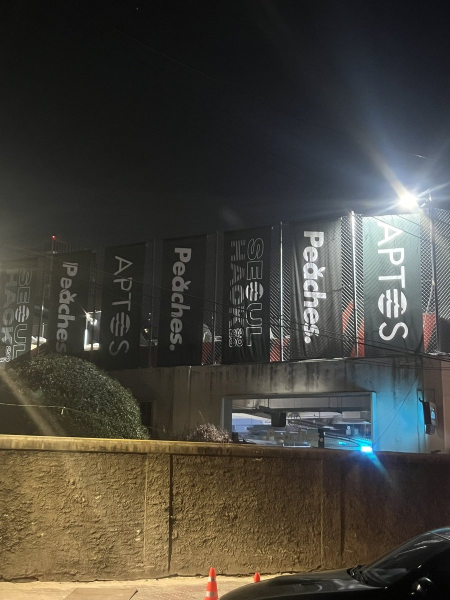 Great meeting <a href="/moshaikhs/">Mo Shaikh</a> at the <a href="/Aptos_Network/">Aptos Network (has moved to Aptos!)</a> hackathon meetup in Seoul

#Aptos