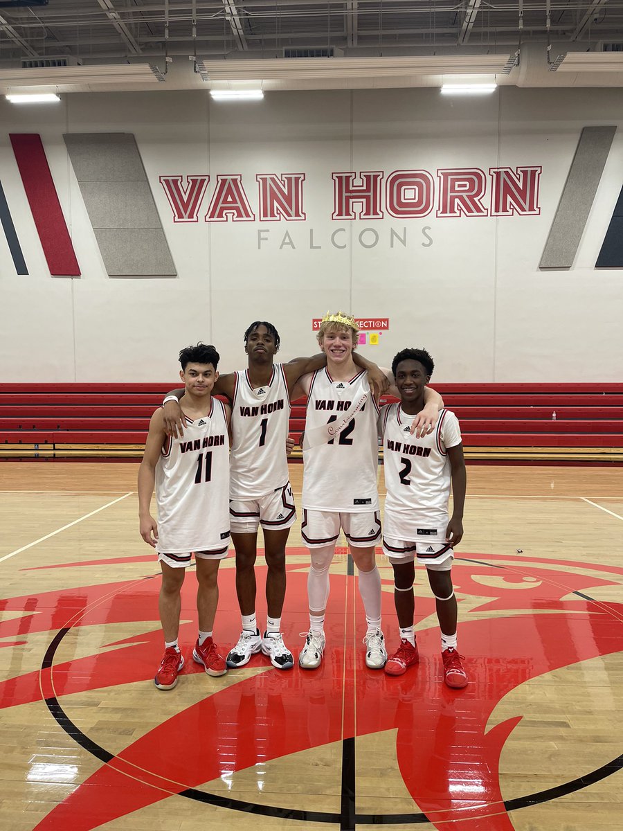 vanhornhoops's tweet photo. 4 homecoming nominees… 4 winners! Congrats To these fellas on being nominated to represent their respective classes on our Homecoming Court! These four represent what it means to be a Falcons Basketball Player at Van Horn. And they got the W! https://t.co/fYzXCm4nlU