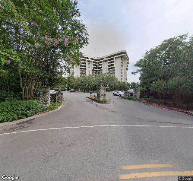 311Nashville's tweet image. 🚨 PERSONNEL IN SERIOUS DANGER / POSSIBLE OFFICER DOWN at Portrait Paintings By Mark Alan Burnett (6666 Brookmont Ter) in West (reported 5:01pm)