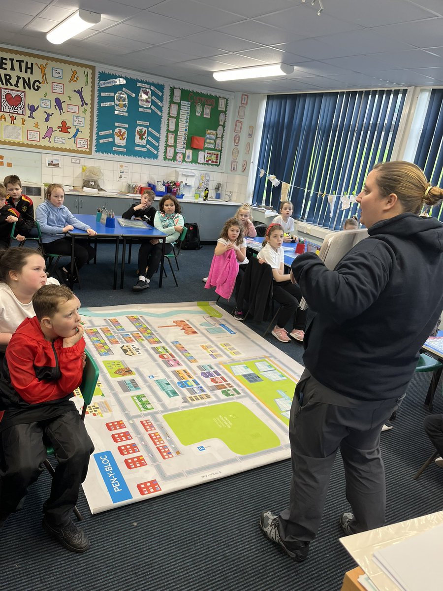RachelS41028835's tweet photo. @OLAPrimary Diolch to Jo from Dwr Cymru for the amazing coding lesson she delivered. Year 4 throughly enjoyed stopping the block . https://t.co/z4XOWGSh02
