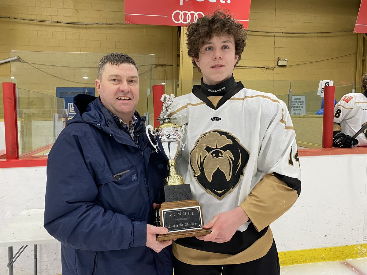 NLU18MHL's tweet photo. This year's award for Rookie of the Year goes to Ben O'Brien of the @AAAGrowlers Ben lead all rookies with 13 goals and 10 assists in 28 games. Congrats Ben!! On hand to present the award is VP Austin Kenny https://t.co/OrvNHdzRBf