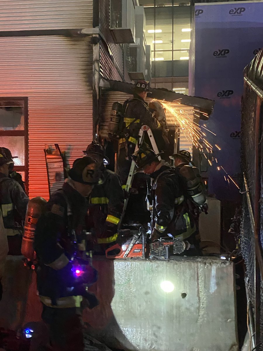 BostonFire's tweet photo. No injuries to report , companies starting to make up . The BFD-FIU is on scene to determine the cause of the fire. The water is freezing on contact with the Firefighters Bunker Gear. https://t.co/XRv7FaCNec