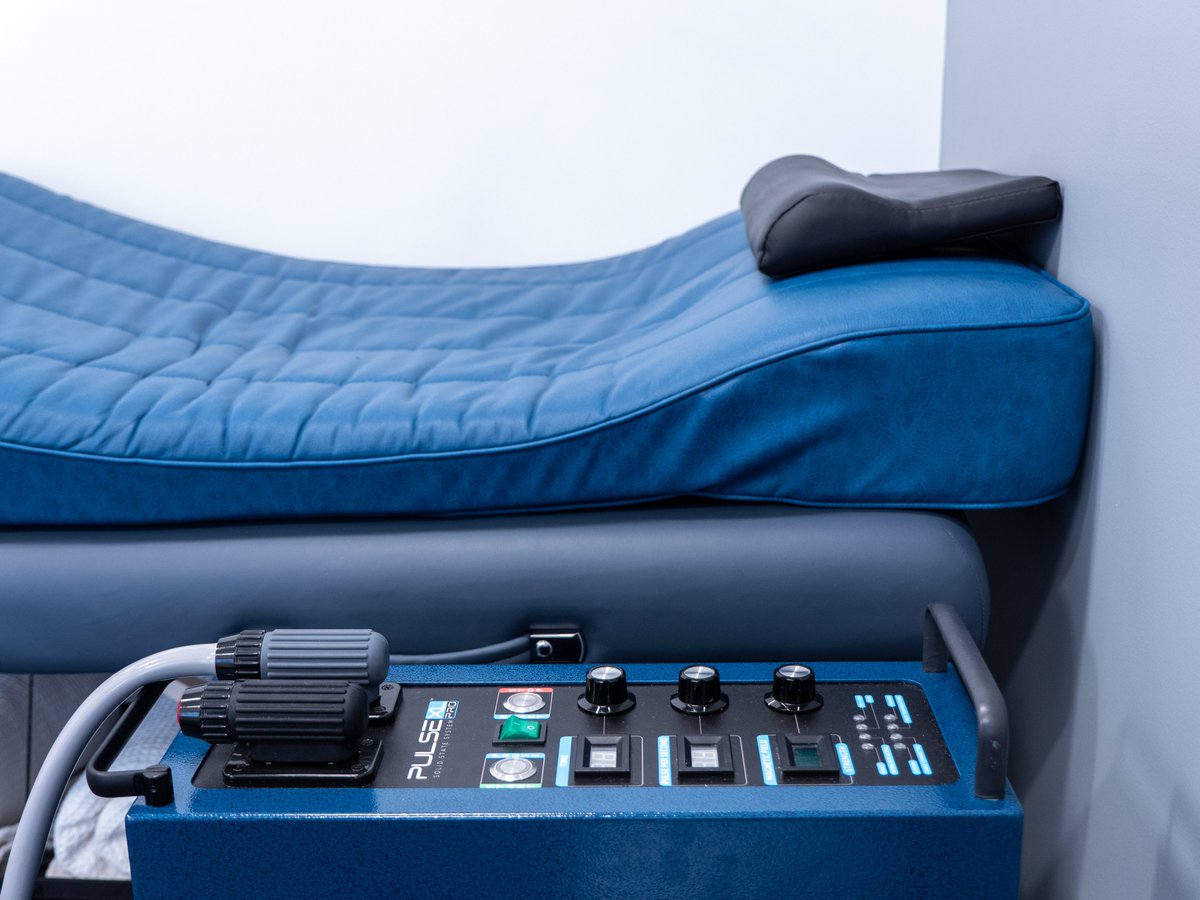 optimum_human's tweet photo. Experience pain relief and improved circulation with PEMF Therapy! 🌀 This treatment uses pulsed electromagnetic fields to promote cellular healing and improve overall health. 🌀 #PEMF #CellularRejuvenation https://t.co/Kf3RH1T7ZC