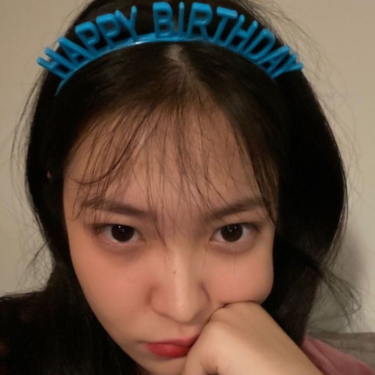 mminminie's tweet photo. twitter didn't give me balloons 😾🎂 https://t.co/58ePrgvEss