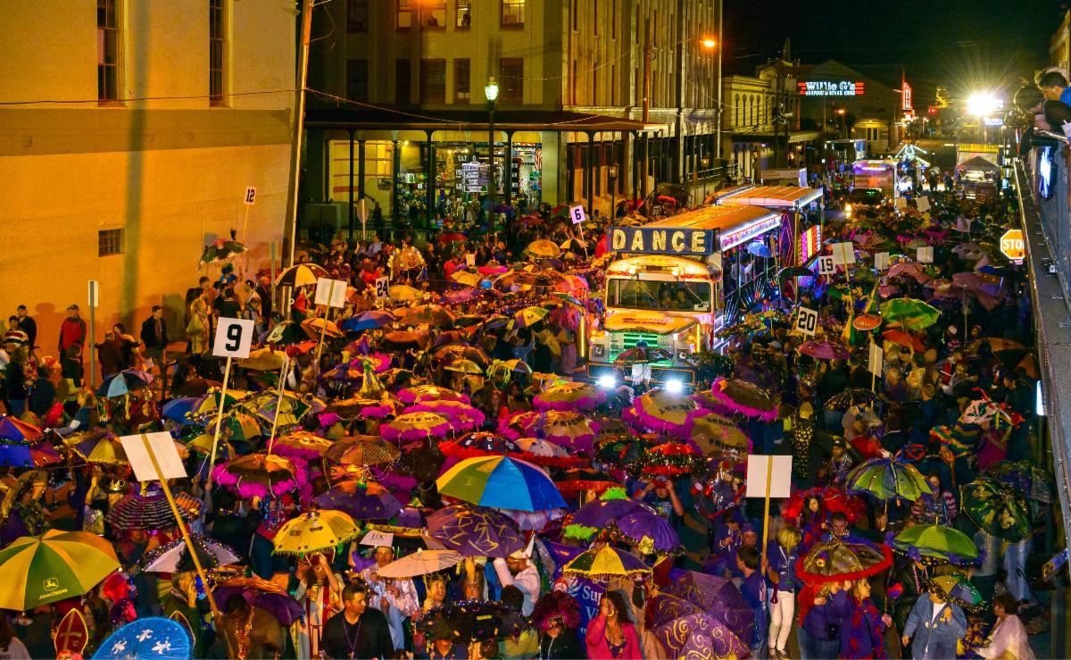 Mardi Gras! Galveston Parade Schedules
over 20 parades taking place over the course of 2 weeks during Mardi Gras! Galveston, it can be tough deciding which to attend. Learn more for a full schedule of parades taking place in Galveston from Feb 10 to 21, 2023. #VisitGalveston
