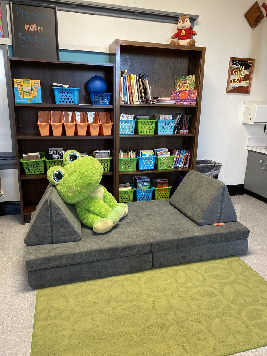 ruthannc223's tweet photo. Thank you @nuggetcomfort and ‘The More You Nugget’ program for gifting my classroom with our very own Nugget! @BurkeCoSchools @mull_elementary https://t.co/vF4l4PZye5