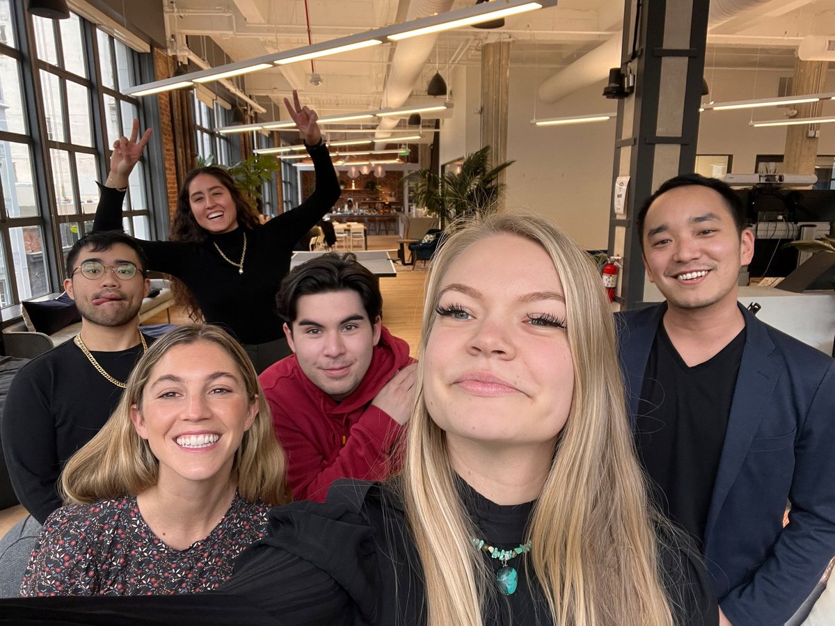 Fancy Friday at the Alchemy HQ!

Themed Fridays are the way to go! 🎩

What should we do next? 

Drop your ideas!👇