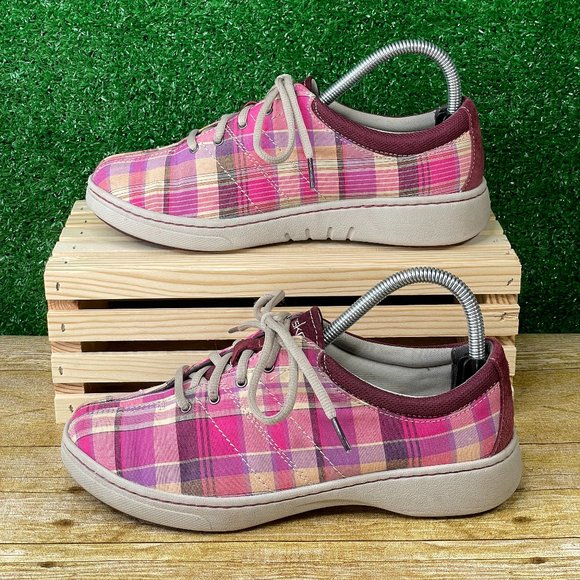 Cap77567's tweet photo. So good I had to share! Check out all the items I'm loving on @Poshmarkapp from @WhimsicalTurtle #poshmark #fashion #style #shopmycloset #anthropologie #dansko #whimsicalturtle: https://t.co/atwDT8PMDb https://t.co/JzCubhCzho