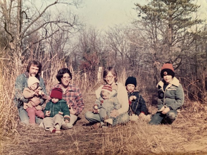 IdaColumite's tweet photo. 1979ish. Pink has always been my color. Dad with Lancelot hair💗Beloved cousins #flowerchildren https://t.co/pHnBF5dBpn