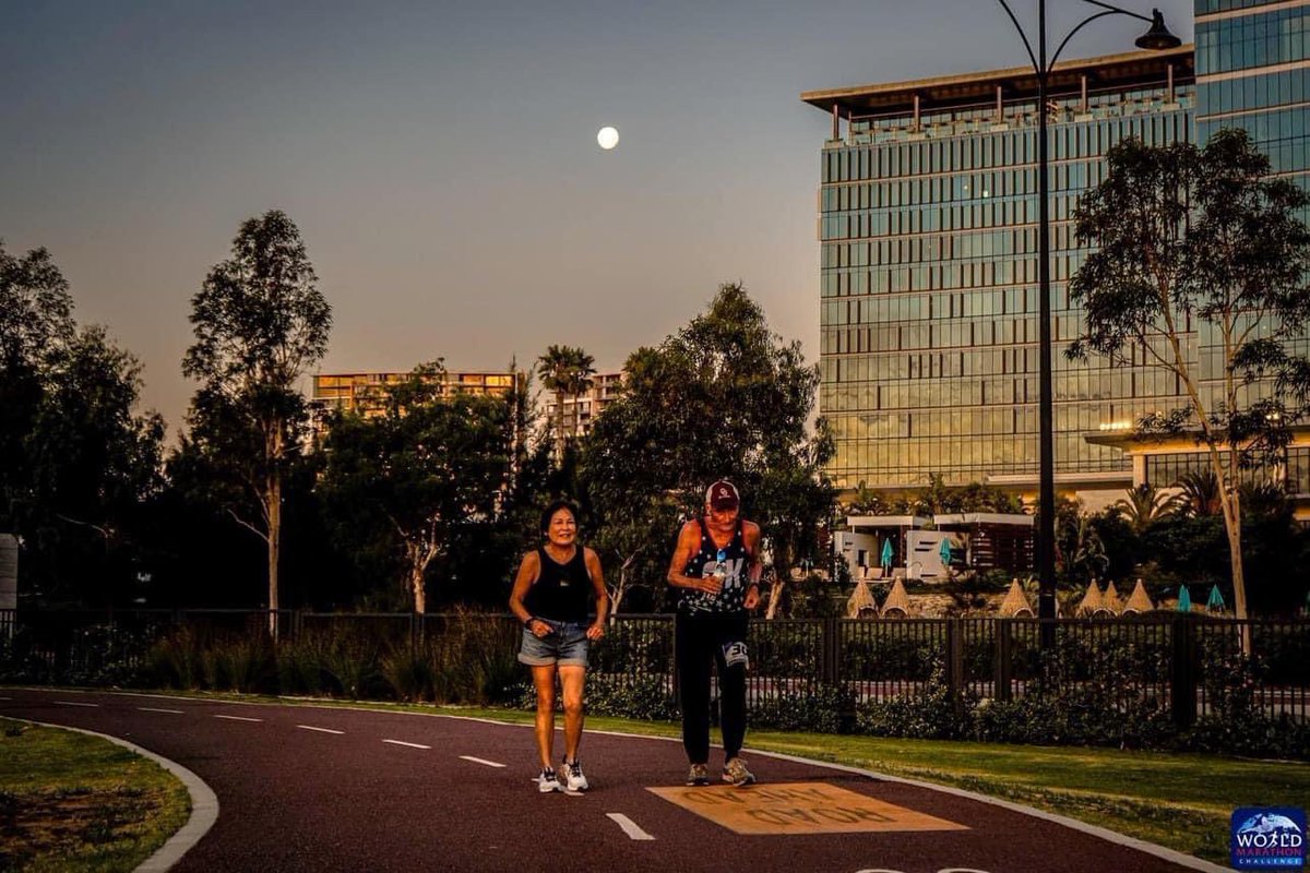 ShanaHightower's tweet photo. Oklahoma’s own Dan Little finished the 3rd marathon in 3 days in Perth, Australia today in a little over 7hrs. Next stop is Dubai tomorrow! 👀 the OU hat! #OUDNA🧬 #RunDanRun #7marathons7continents7days #worldmarathonchallenge https://t.co/YWJ4yWG4AS