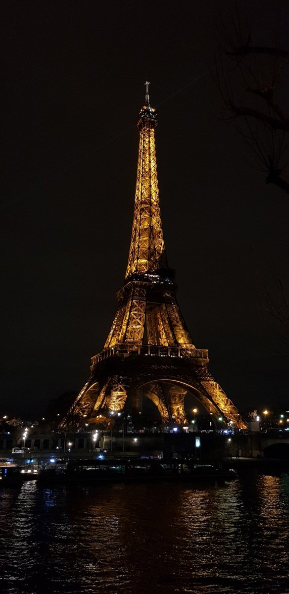 phqd96's tweet photo. París 🇨🇵🗼✔✔ https://t.co/PPL29CBJxo