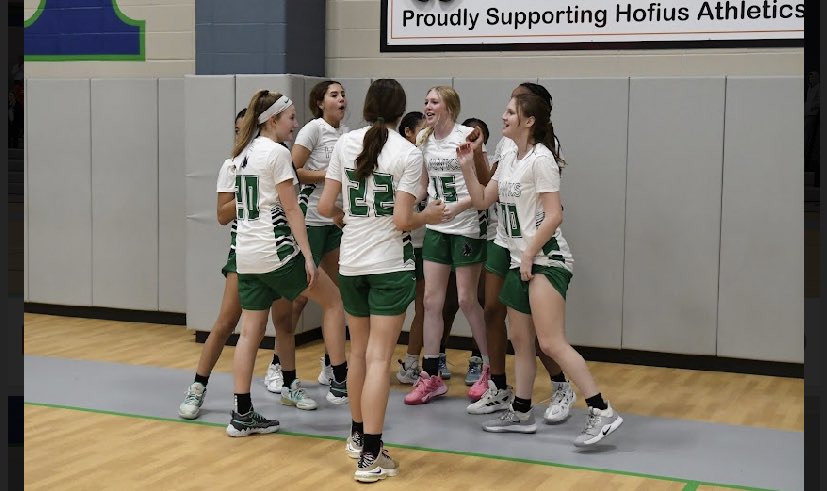 IzzyLeeSoftball's tweet photo. my school just claimed the title of BACK TO BACK 8th grade BASKETBALL DISTRICT CHAMPIONS! #basketball #2027 #hofiusintermediate #multisportathlete #softballplayer #izzylee2027 https://t.co/Jt3buc6IT2
