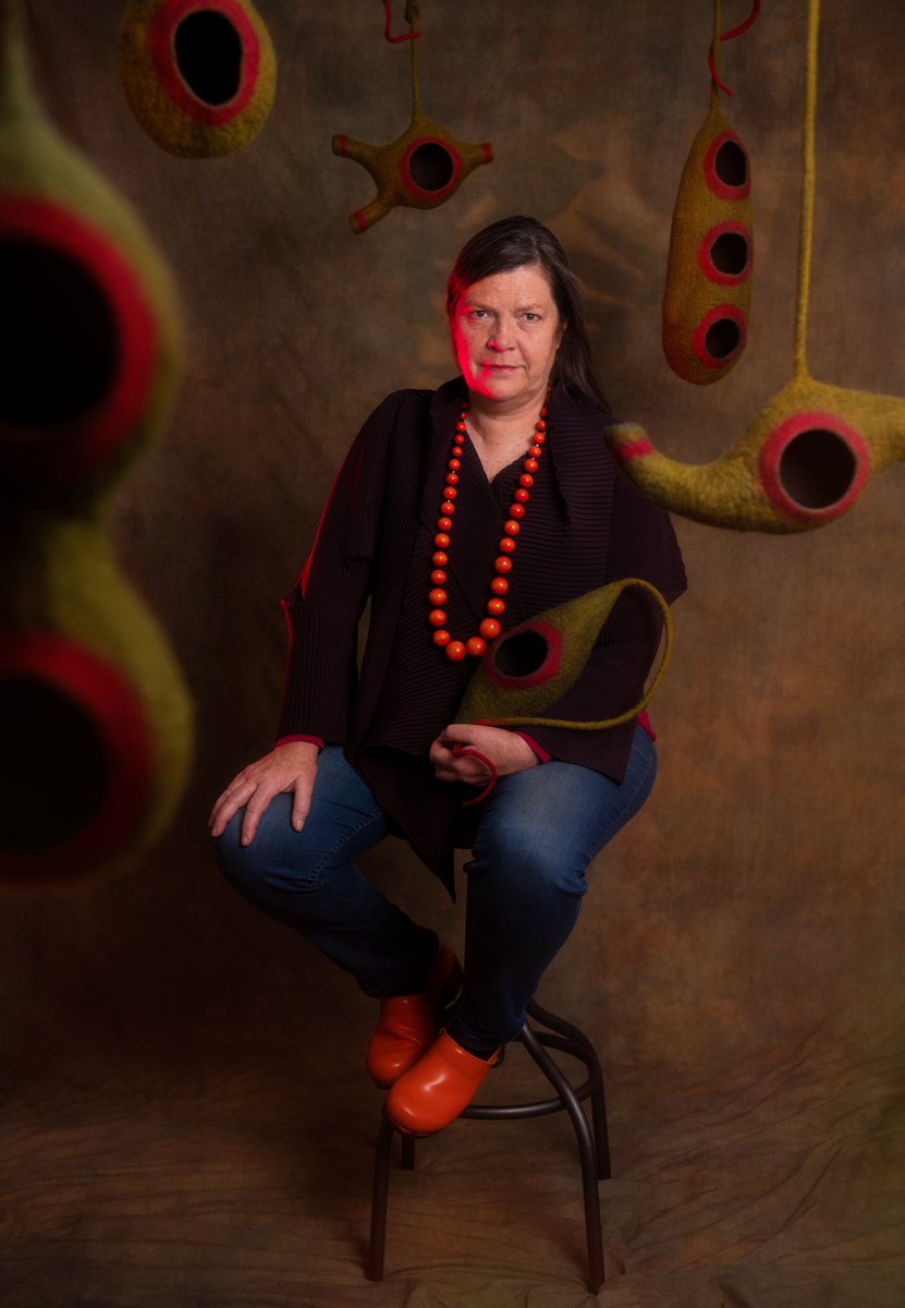 benjaminpearse's tweet photo. Saskia 
My portrait of Blue Mountains artist Saskia Everingham for this years Blue Mountains Portrait Prize currently on show at Blue Mountains Cultural Centre in Katoomba https://t.co/i1u3ICuma7