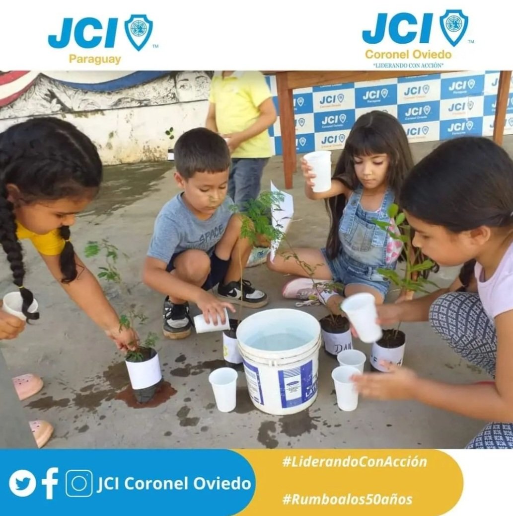 JCICnelOviedo's tweet photo. NIÑOS AVENTUREROS🌳🦁🐅
El 02 de febrero se realizó la tercera jornada con la Ing. @JudithDrakefor1 hablando sobre la Educación Ambiental🌲🌿
Gracias a todos por hacer esto posible🤩
#JCI
#JCIPy
#JCICoronelOviedo
#LiderandoConAcción
#Rumboalos50años https://t.co/LwouYRUElm