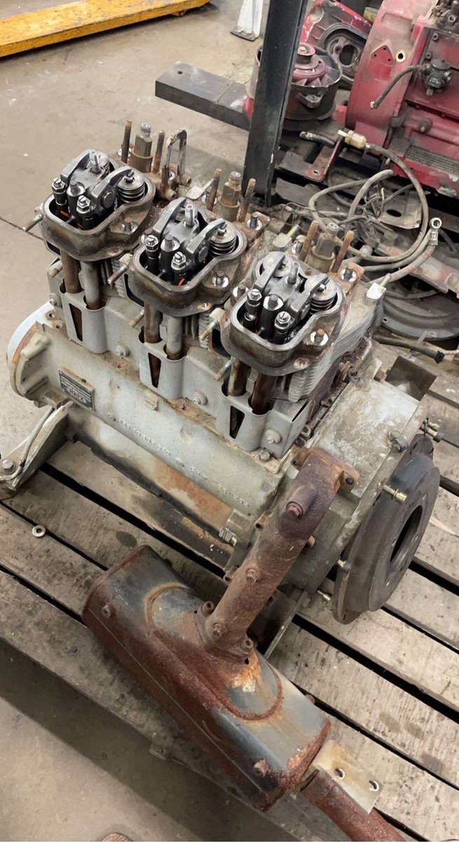 EHOVEce's tweet photo. In diesel tech you will talk apart a motor and put it back together! You will also learn a lot more! #EHOVEvips https://t.co/xMEEx8Cfzc