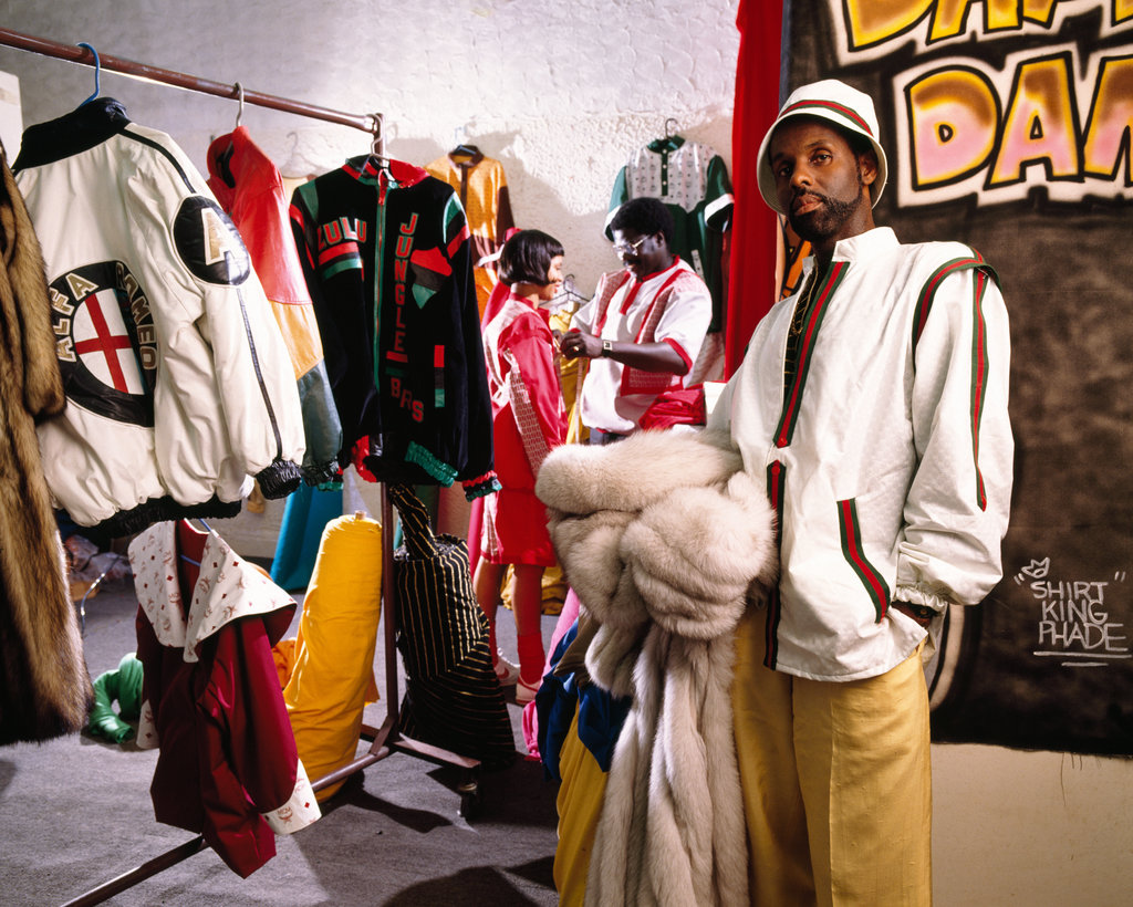 OriginalGods94's tweet image. Dapper Dan is known for his design &amp;amp; textile printing which he fabricated himself to resemble highend European fashion houses like Louis Vuitton Fendi MCM &amp;amp; Gucci In the 80s his first wave of customers were hustlers &amp;amp; drug dealers #BlackHistoryMonth #DapperDan
