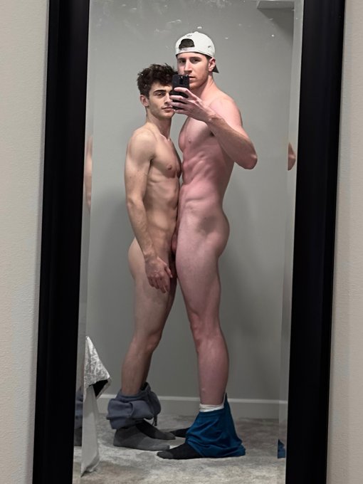 Can you think of anything better to do on a Friday night? 😏 https://t.co/aTG9L7oUWD