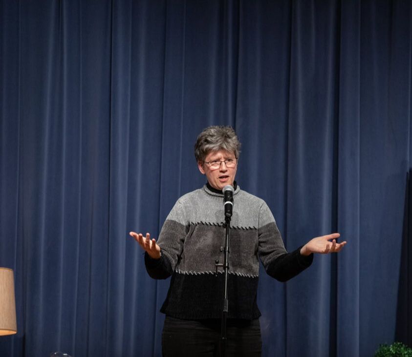 poetic_moni's tweet image. Next week, I'm hosting Stories on Tap, a storytelling event with the @CommUnityZonePA in Lewisburg, PA on Saturday, Feb. 11th! Doors open at 6:30PM. We have a few slots open for storytellers, so join us! storiesontap.org/events.html (Here is my colleague performing a story from 2019!)