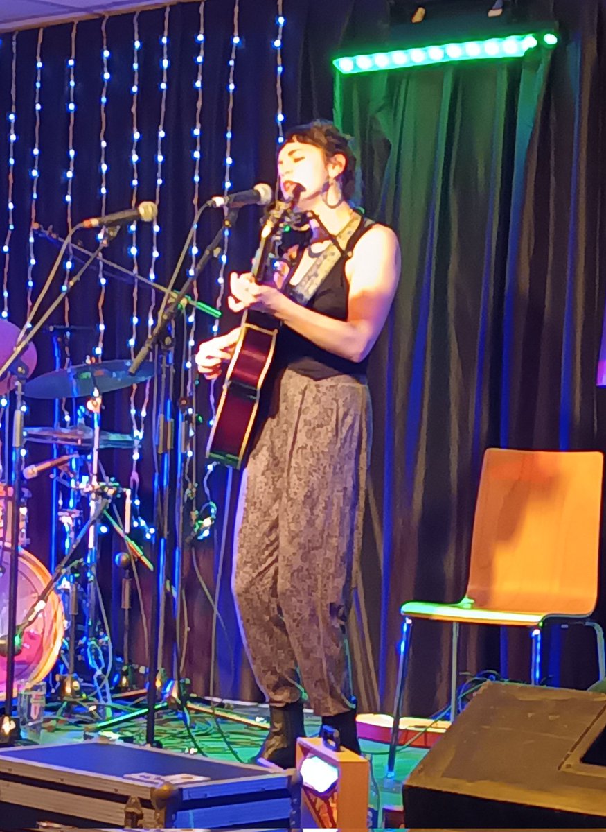 Paddyrun1's tweet photo. @SoundsofSON @feilenamban @DscoverBundoran @Apartotel Great start to @feilenamban in Bundoran this evening with a stunning performance from @SoundsofSON and her band - absolutely brilliant. https://t.co/lKkRdk9XJE