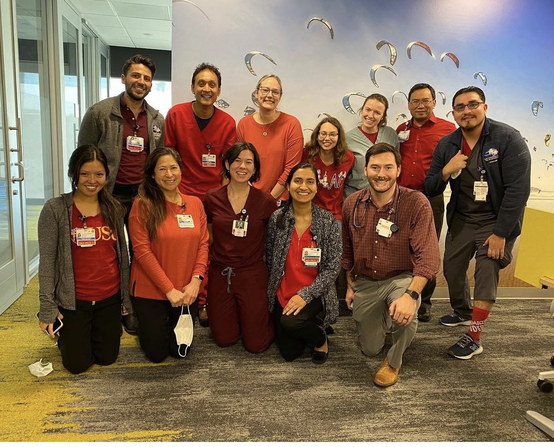 Residents and faculty join in for National #WearRedDay to promote heart health in women on #NationalWomenPhysiciansDay #HeartHealthMonth 
@KPSanDiego @kplalich @KPSDFMR
