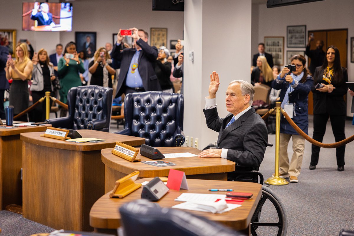 GovAbbott tweet picture