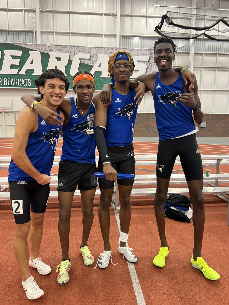 🚨Mens DMR just ran the #2 time in NJCAA history and new school record 9:49.11. Kowa-Kilbert-Hines-Gaspar #sailsup #flytheflag #goreivers <a href="/USTFCCCA/">USTFCCCA</a>