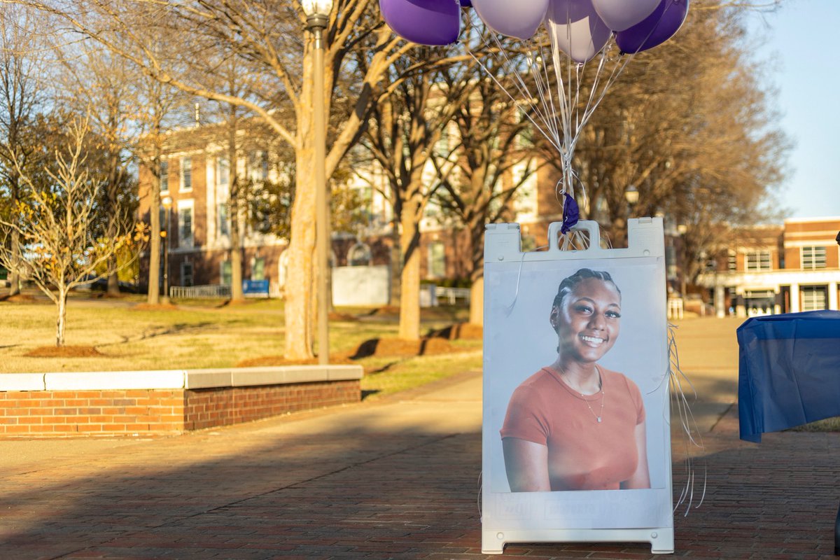 TSUedu's tweet photo. With heavy hearts, dozens of TSU students gathered today to celebrate the life of Zaria Hunter. Zaria passed away on Sunday, after battling a rare form of cancer. The 21yo sophomore was studying agriculture sciences with a concentration in pre-veterinary. #LLZee🕊️ https://t.co/VRmMHIAi35