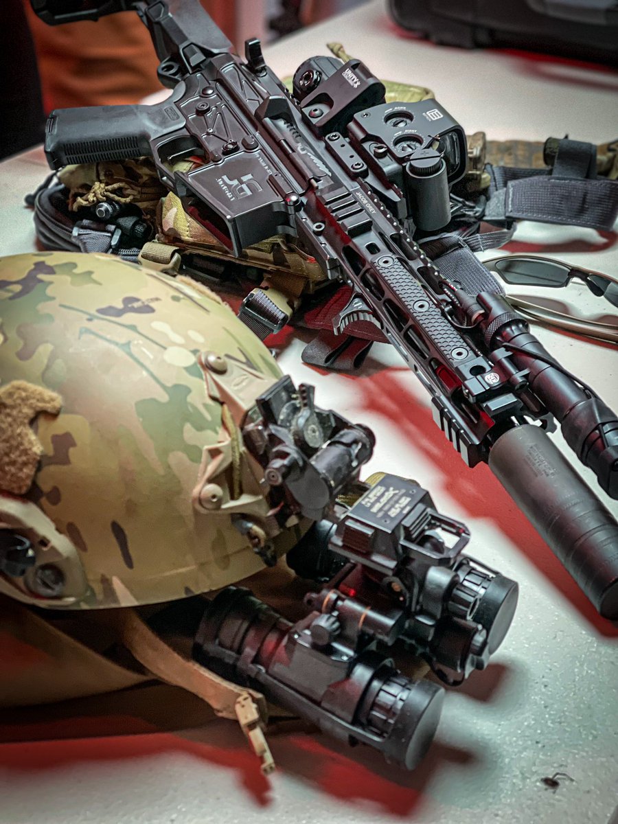 The STO-5 (SPECIAL TACTICAL OPERATOR) with a 10.5 barrel is made ready for any law enforcement or government agency looking for the best work rifles around! Check it out at the link!
#createbeauty #owninganythinglessisaninjustice 

jacobgreyfirearms.com