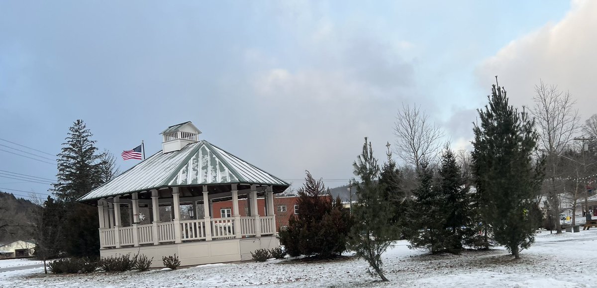 Tanya_IDE's tweet photo. Ended an incredible week with our @IDECorp clients in the north in Hancock, NY with the leadership team @HCSDWildcats … bitter cold & snow but so many smiles & so much warmth as we engaged with the #leadershipmindsets and #systemsthinking #FromNodesToLines https://t.co/N4Rwk8517h