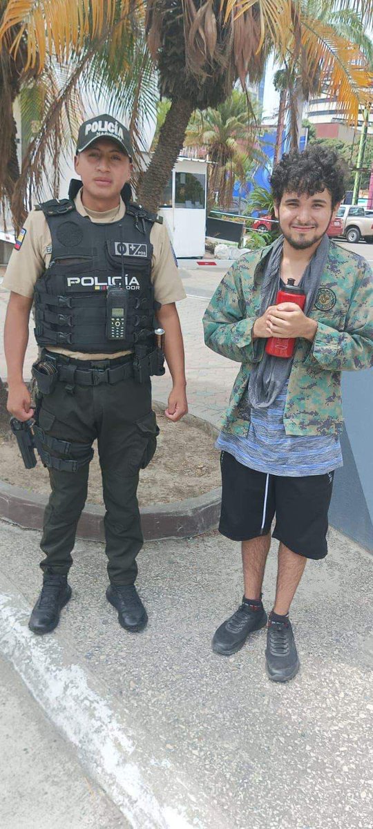 Gracias a todos los que compartieron la foto de mi hermano sin duda se movieron las redes y lo lograron contactar gracias a Dios bien , son lo máximo, muchas bendiciones a todos