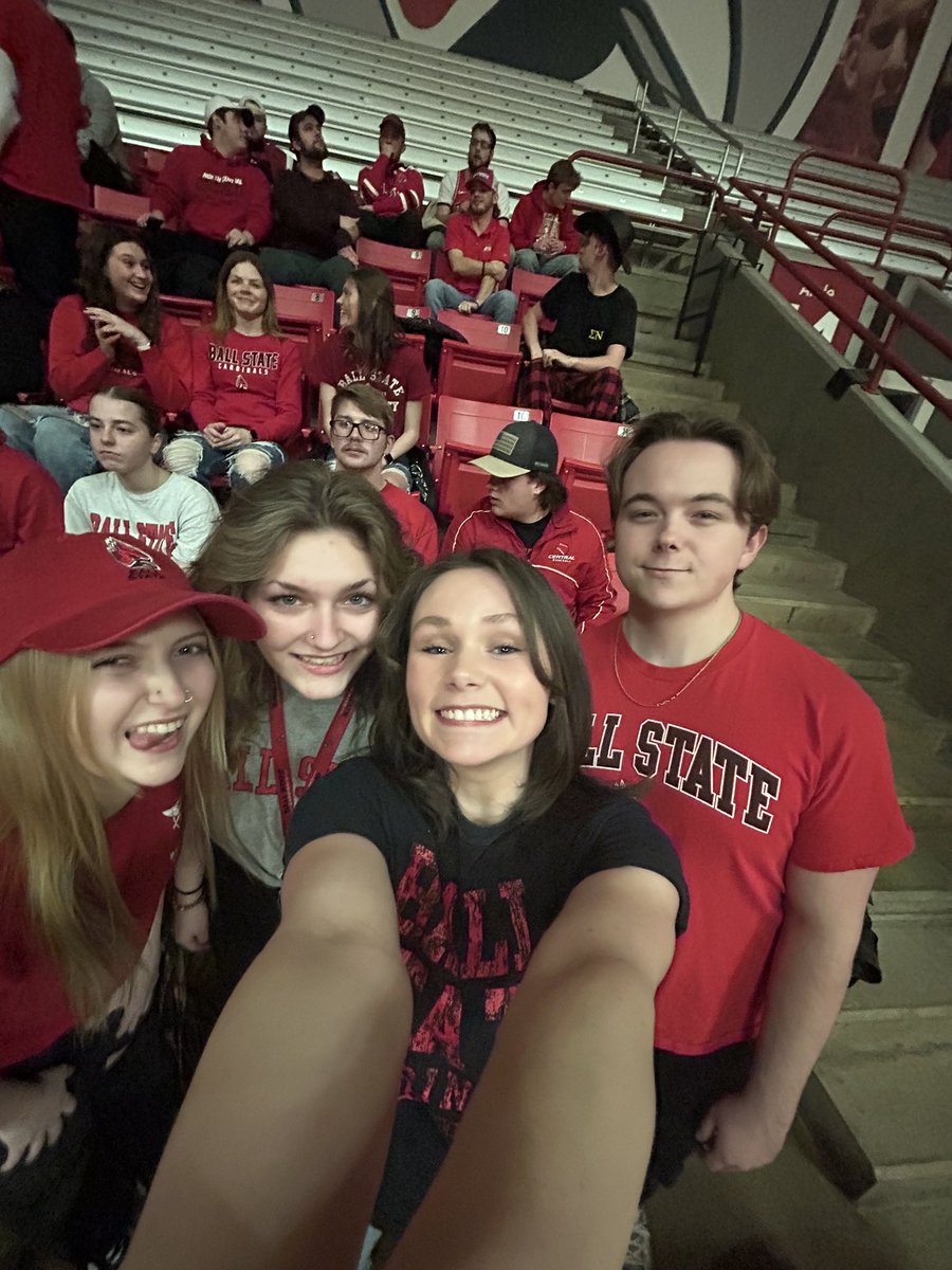 mickeyisanirwin's tweet photo. @BallState #ChirpChirp 🔴🔴🔴 https://t.co/4TevZrqNbj