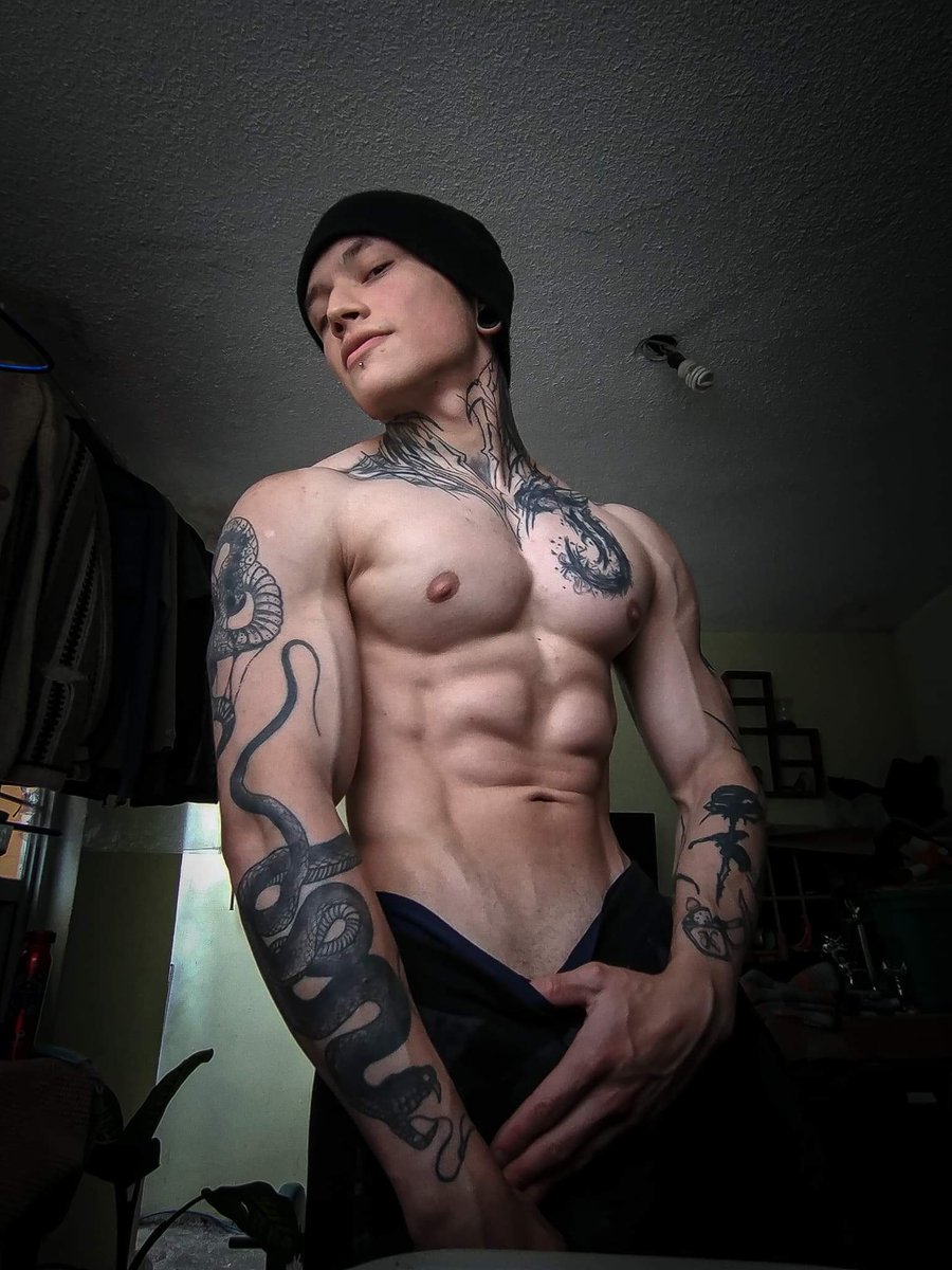 jalatela_rico's tweet photo. Ufffff que rico folla este macho 🥵🍆💦🔥 me encantaría que me diera un cogidón🔥🔥 #gay #sexgay #porn #gayporn #chakal #chakalitos #cogida #macho #hot #nudes #pack #horny #sexo #gayman @EncuentroGayMty https://t.co/r9d2YIElJ0