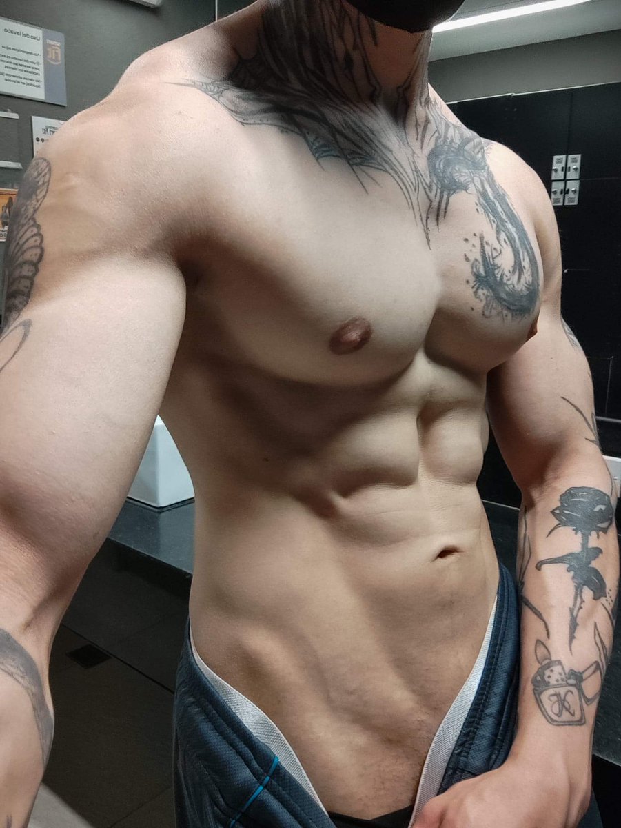 jalatela_rico's tweet photo. Ufffff que rico folla este macho 🥵🍆💦🔥 me encantaría que me diera un cogidón🔥🔥 #gay #sexgay #porn #gayporn #chakal #chakalitos #cogida #macho #hot #nudes #pack #horny #sexo #gayman @EncuentroGayMty https://t.co/r9d2YIElJ0