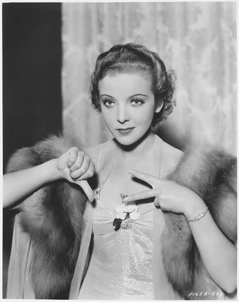 #BirthdayCelebrantOfTheDay 

First movie or series you think of when you see Ida Lupino? 

#IdaLupino