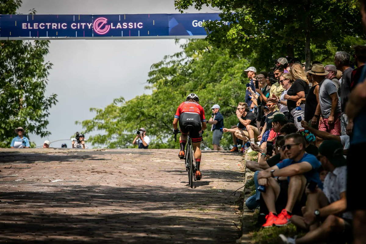 ecityclassic's tweet photo. Reagen Pattishall climbs up Olive Street in 2022. She is the defending Rider of the Year @thevelodrome and we were stoked to have her racing with us! 

📷 @davidbracetty https://t.co/sjx8Fuo82h